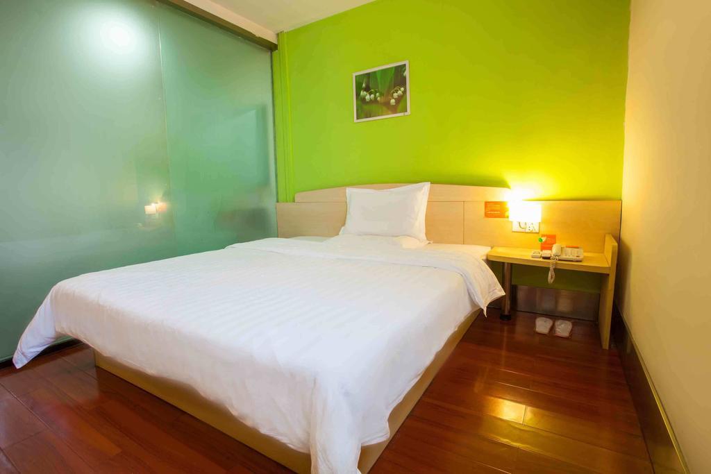 7 Days Inn Chengdu Sichuan University South Railway Station Room photo