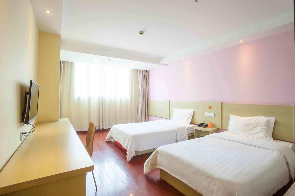 7 Days Inn Chengdu Sichuan University South Railway Station Room photo